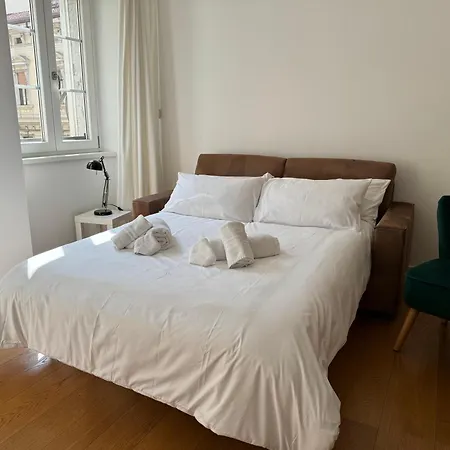 Appartamento Romolo 24-trieste Center