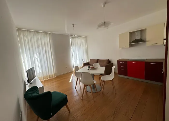 Romolo 24-trieste Center *